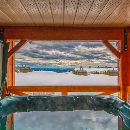 3 Bedroom 3 Bath Ski In Ski Out With Private Hot Tub Big White المظهر الخارجي الصورة
