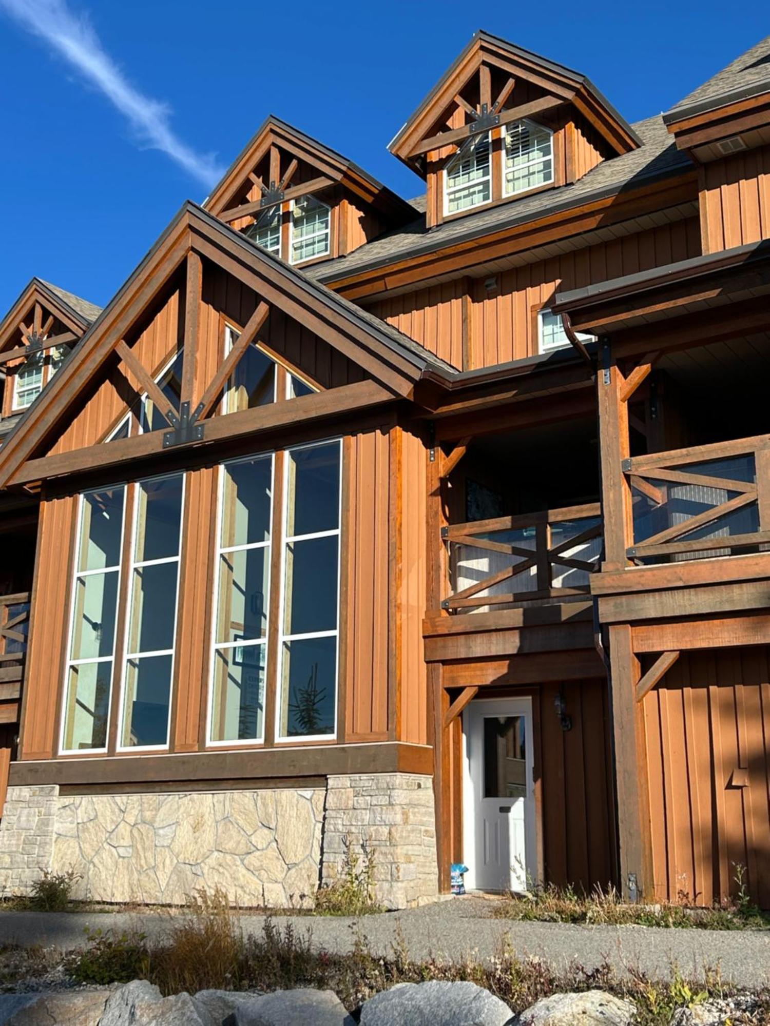 3 Bedroom 3 Bath Ski In Ski Out With Private Hot Tub Big White المظهر الخارجي الصورة