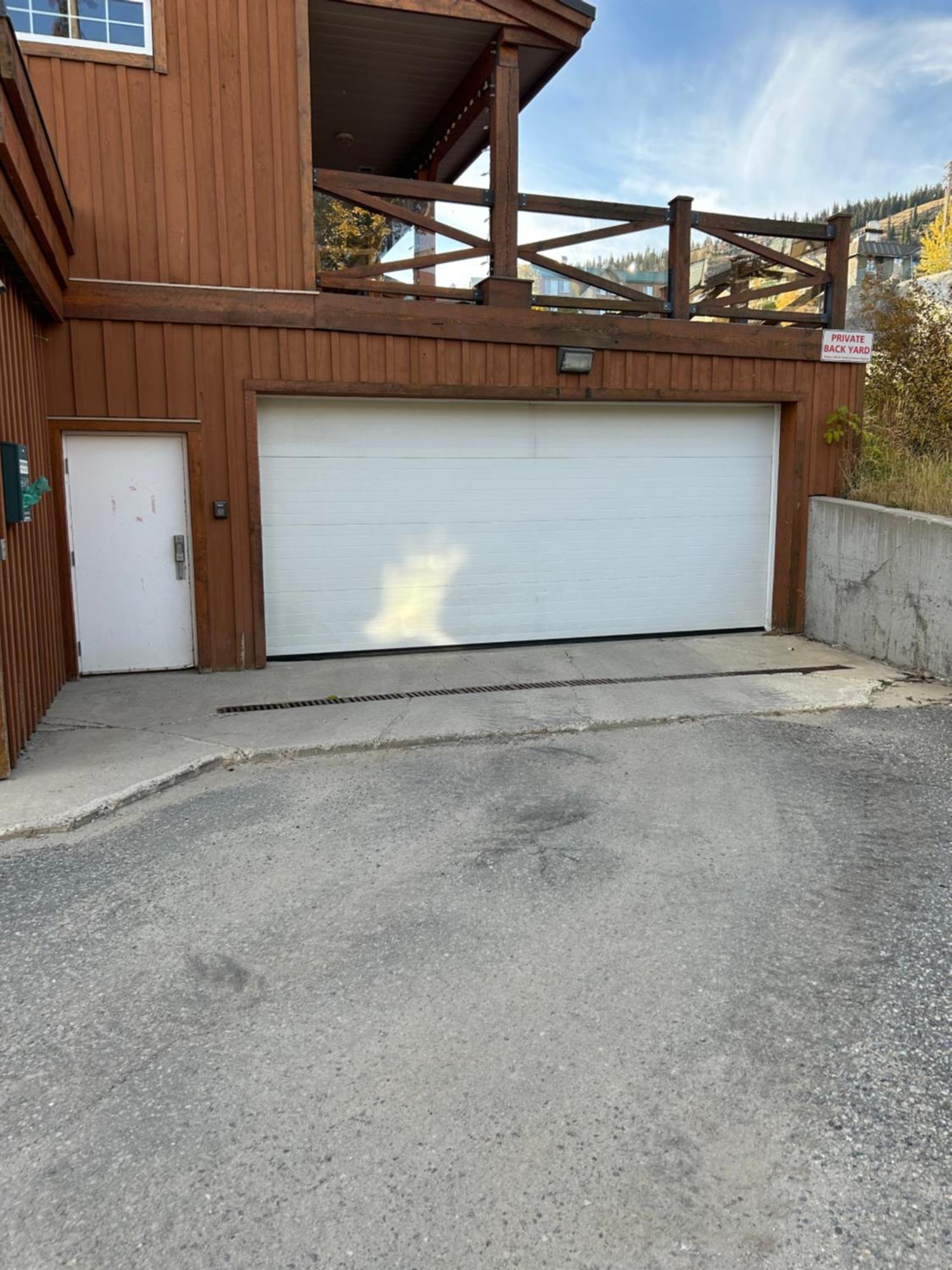 3 Bedroom 3 Bath Ski In Ski Out With Private Hot Tub Big White المظهر الخارجي الصورة