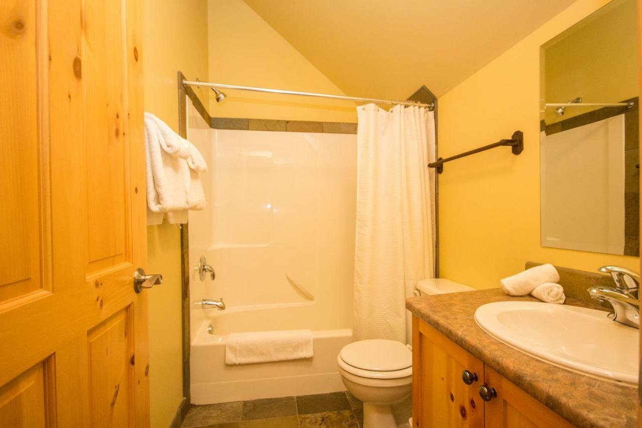 3 Bedroom 3 Bath Ski In Ski Out With Private Hot Tub Big White المظهر الخارجي الصورة