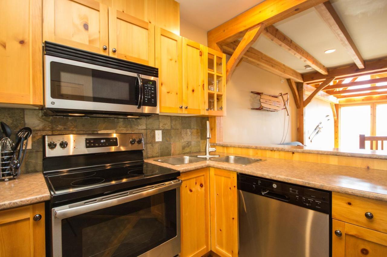 3 Bedroom 3 Bath Ski In Ski Out With Private Hot Tub Big White المظهر الخارجي الصورة